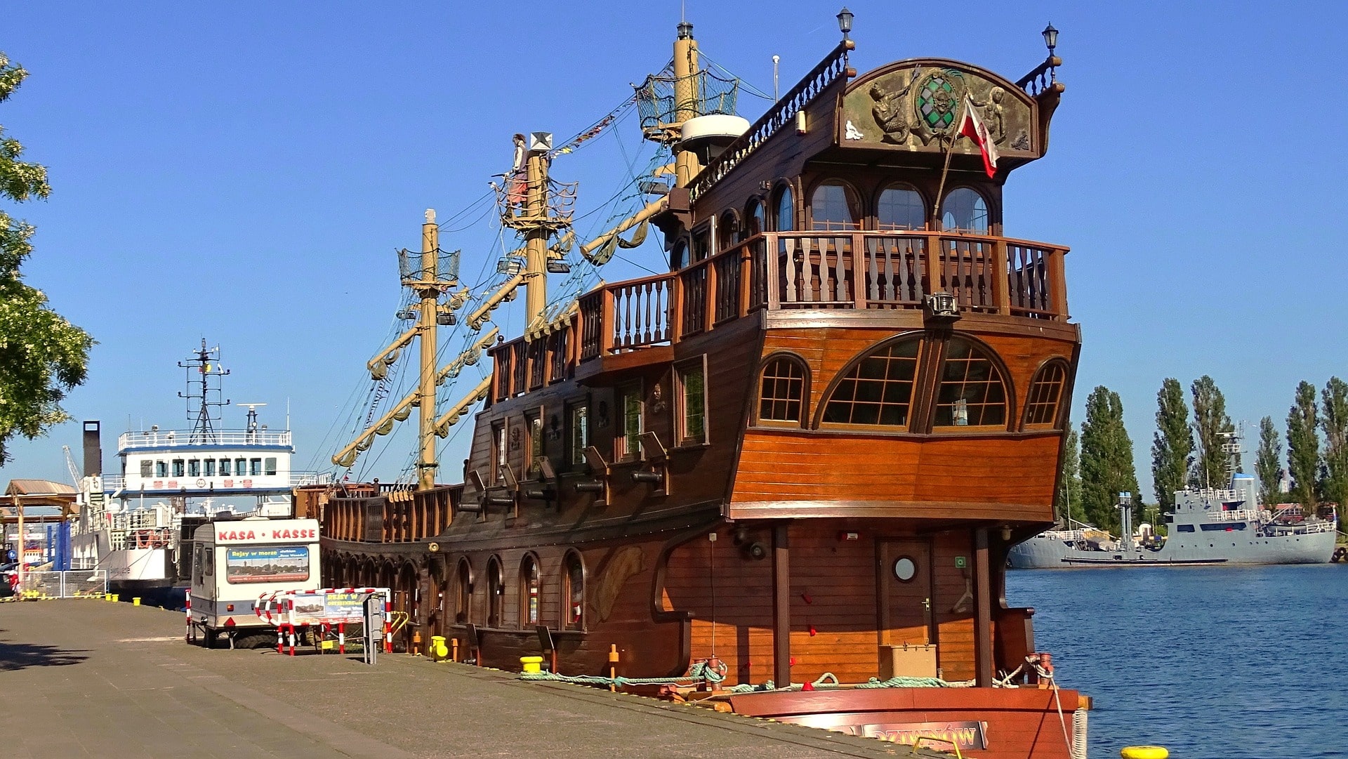 atrakcje świnoujście - rejsy statkiem