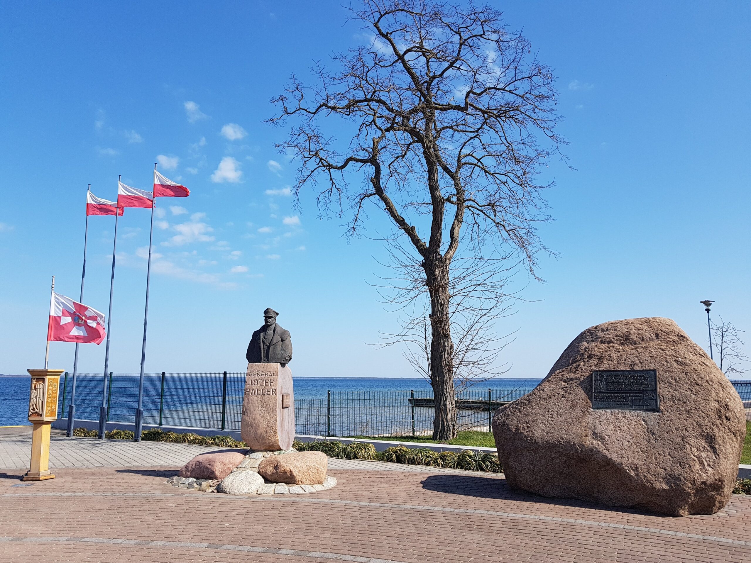 Puck - Pomnik zaślubin Polski z morzem